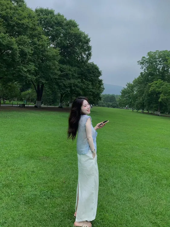 夏季2025新款韩系小众V领花边小个子短袖上衣百搭显瘦半身裙套装