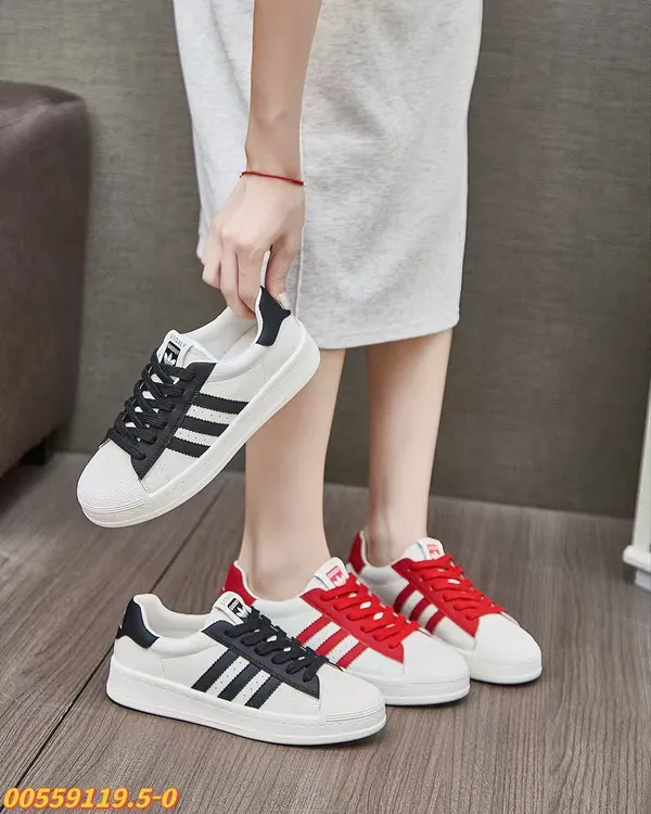 爆款真皮贝壳头板鞋显脚小2025秋新款透气休闲时尚百搭运动小白鞋