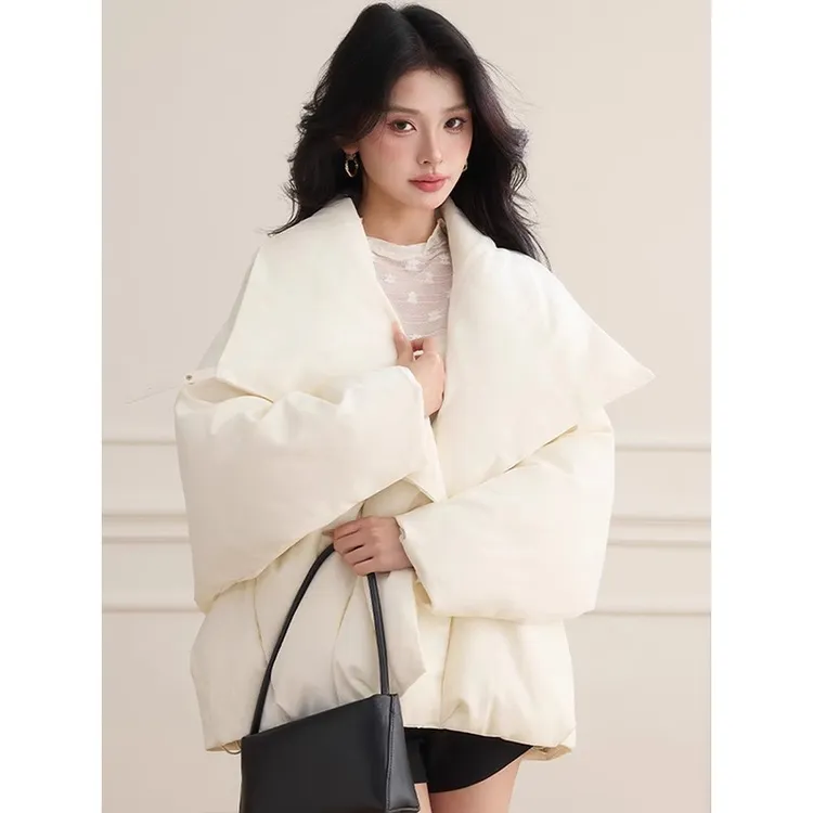 超好看大翻领短款白色羽绒服女2025冬保暖面包服外套小个子高级感