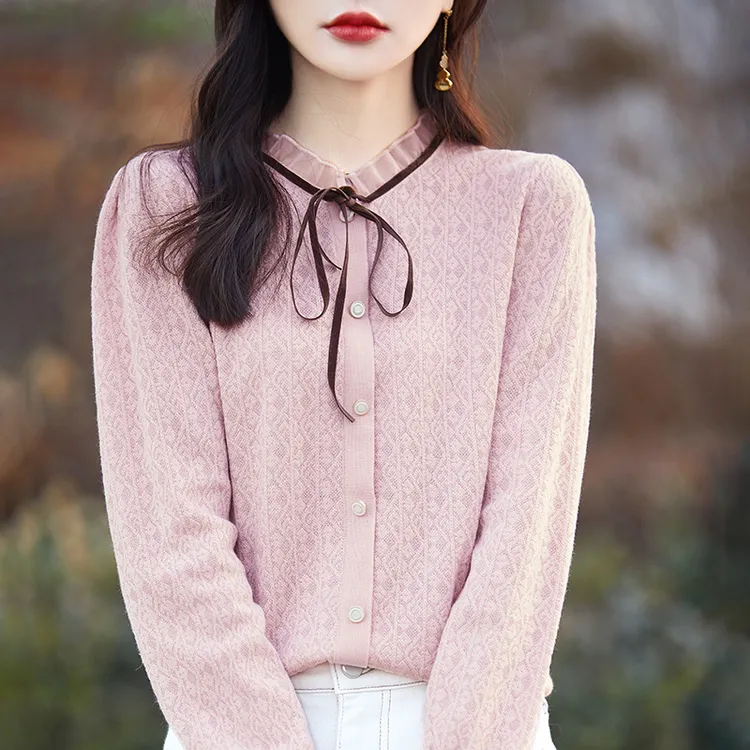 202新款品牌蕾丝花边系带蝴蝶结钉扣圆领长袖针织衫女内搭上衣