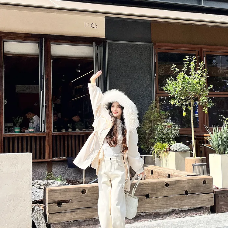 简&搭【千屿Sheila】大毛领皮草尊享琉璃鹅绒服YRF/1202-5308066