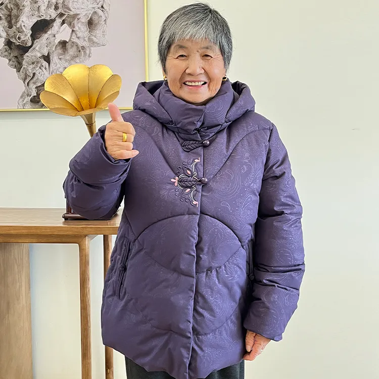 奶奶装冬装女加厚连帽洋气棉服外套中老年妈妈冬季加厚棉气质衣服