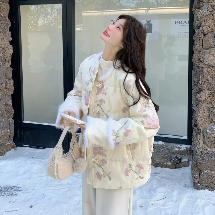 新中式国风重工绣花白鹅绒外套女2025冬新款高级感轻奢气质羽绒服