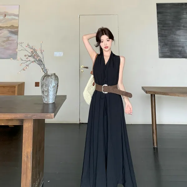 大码辣妹风纯欲黑色V领挂脖连衣裙女夏季气质收腰显瘦无袖A字长裙