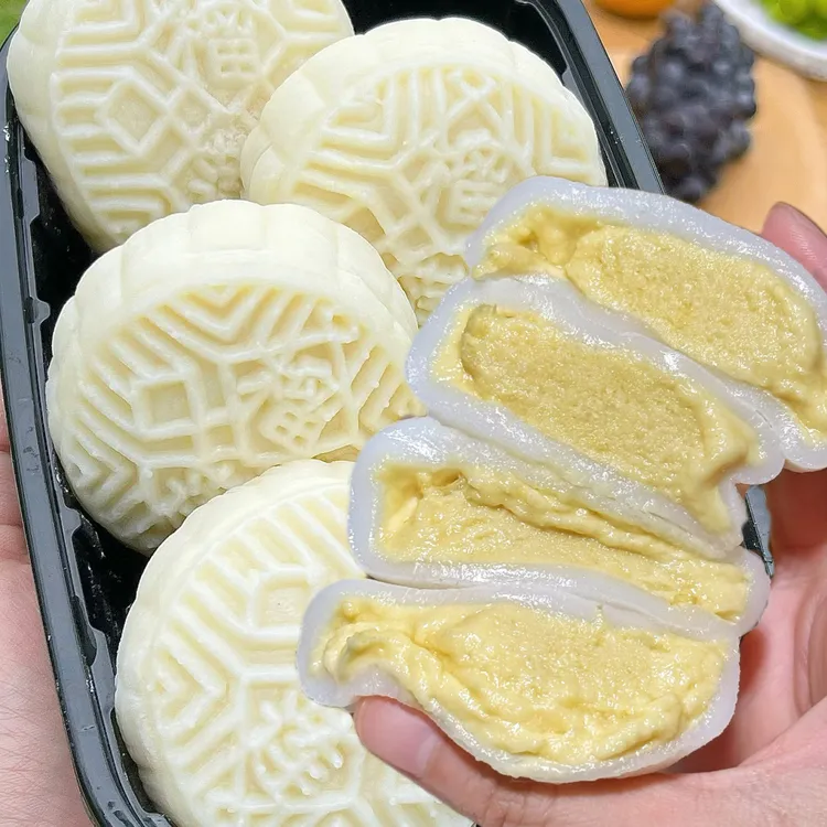 金秋月饼榴莲冰皮月饼榴莲爆浆糯叽叽手工月饼网红休闲解馋糕点心