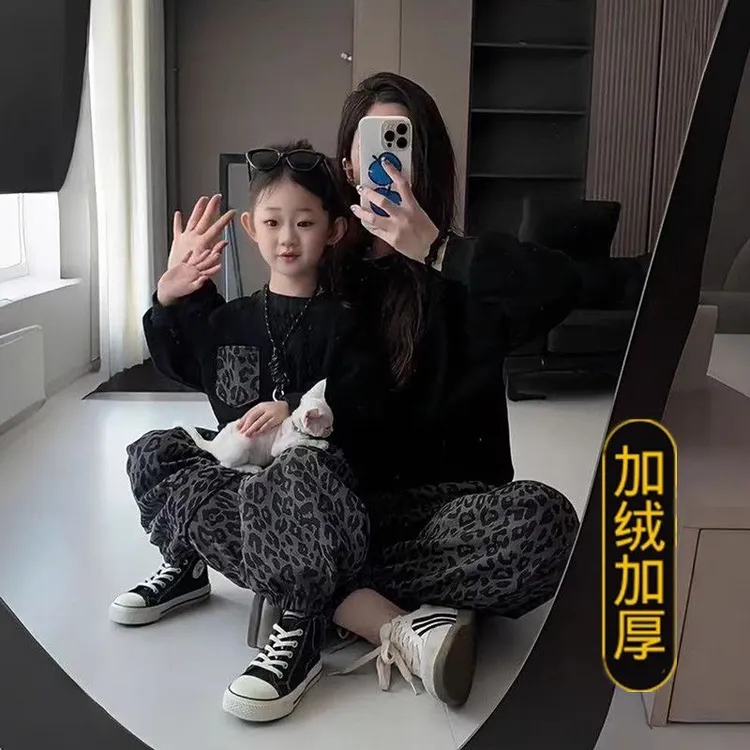 亲子装秋冬加绒卫衣套装一家三口男女同款洋气套装宽松韩版两件套