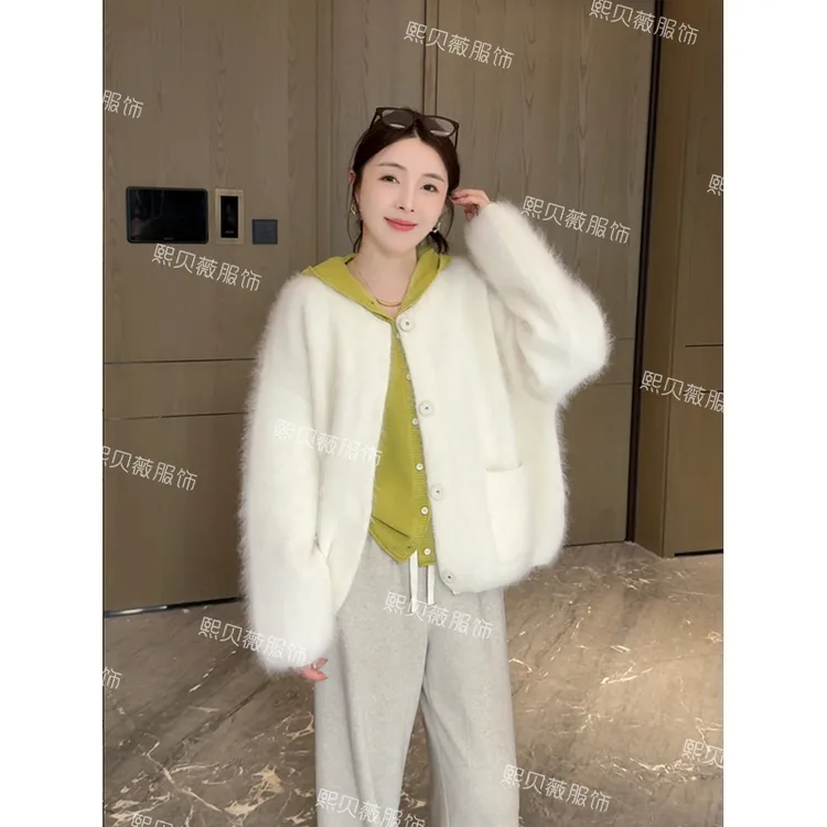 熙贝薇6 欧货绵羊毛拉毛工艺新款毛茸茸宽松圆领落肩外套 G5502