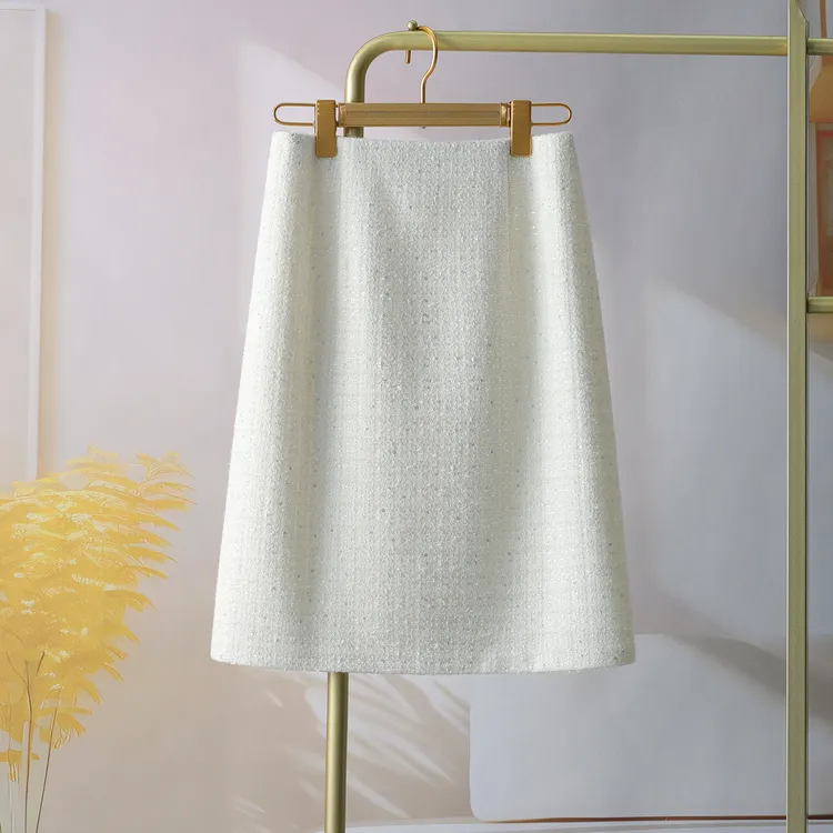 2025新款小香风半身裙冬季高腰A字裙粗花呢秋冬小个子包臀裙子