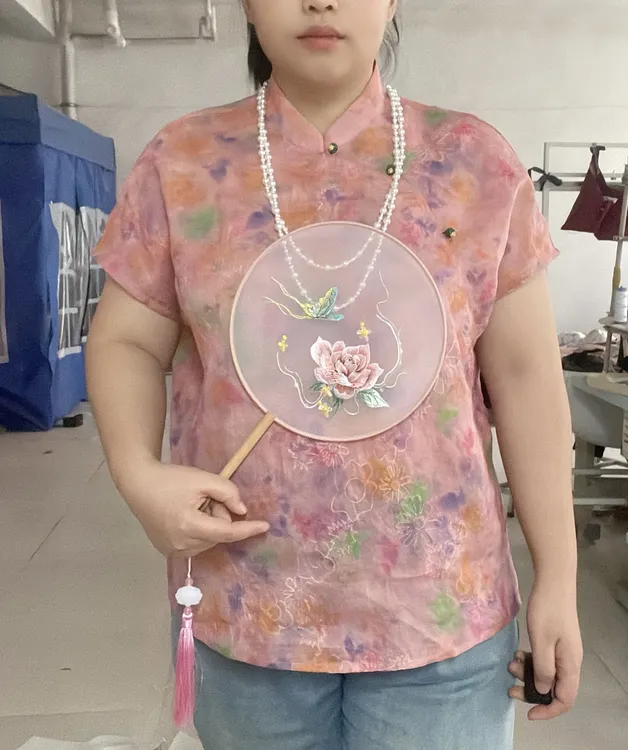 艾唯凡品落肩袖短袖苎麻绣花新中式立领T恤