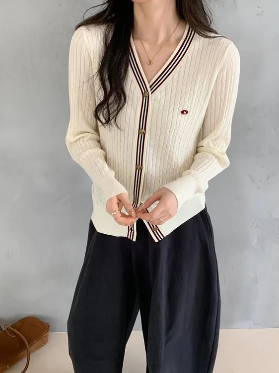 2025秋季学院风撞色V领针织衫女韩版条纹显瘦毛衣单排扣长袖上衣