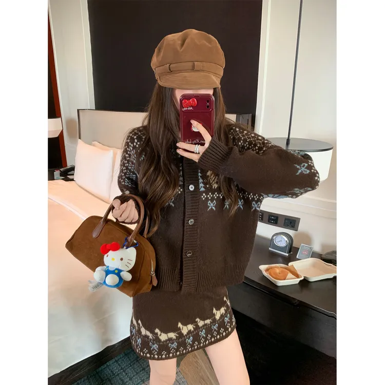 复古提花毛衣套装女2025新款秋冬高级感针织开衫短裙小个子两件套