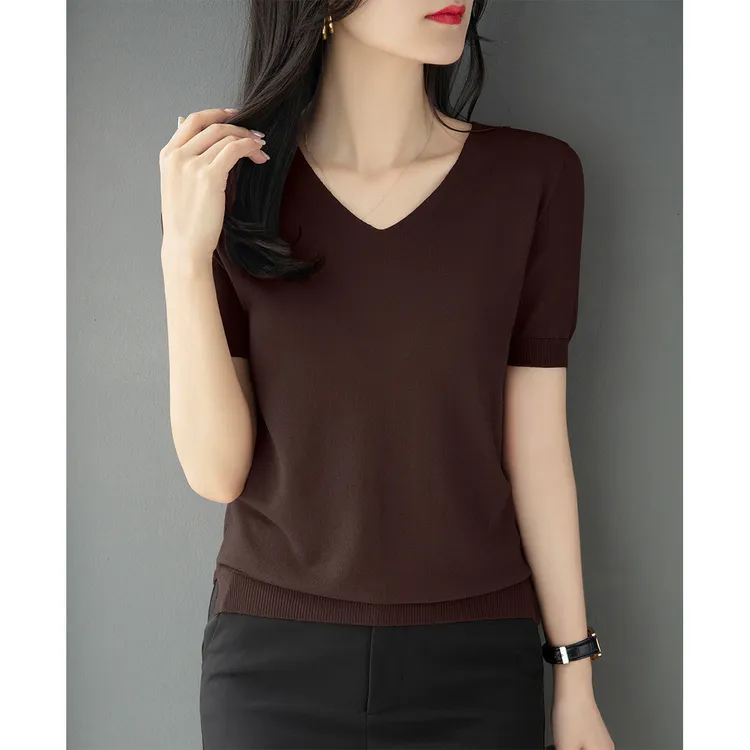 2025夏季新款深棕色宽松薄款短袖针织衫下摆开叉冰丝V领T恤上衣女