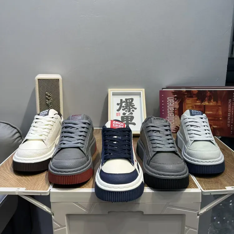 2025秋季新款低帮拼色低帮轻便软底系带透气潮流爆款运动休闲鞋男