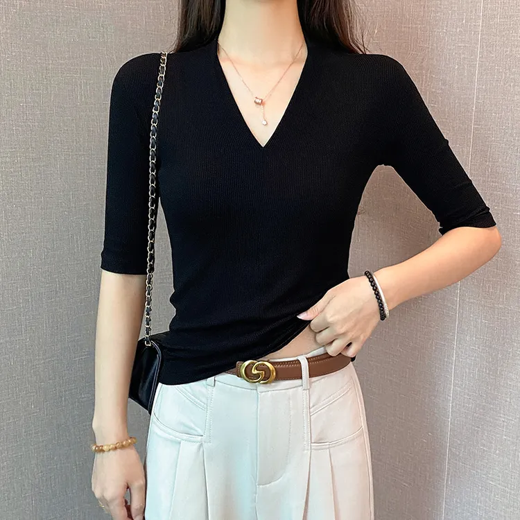 黑色深v领五分袖针织衫女2025秋季新款修身中袖打底气质通勤上衣