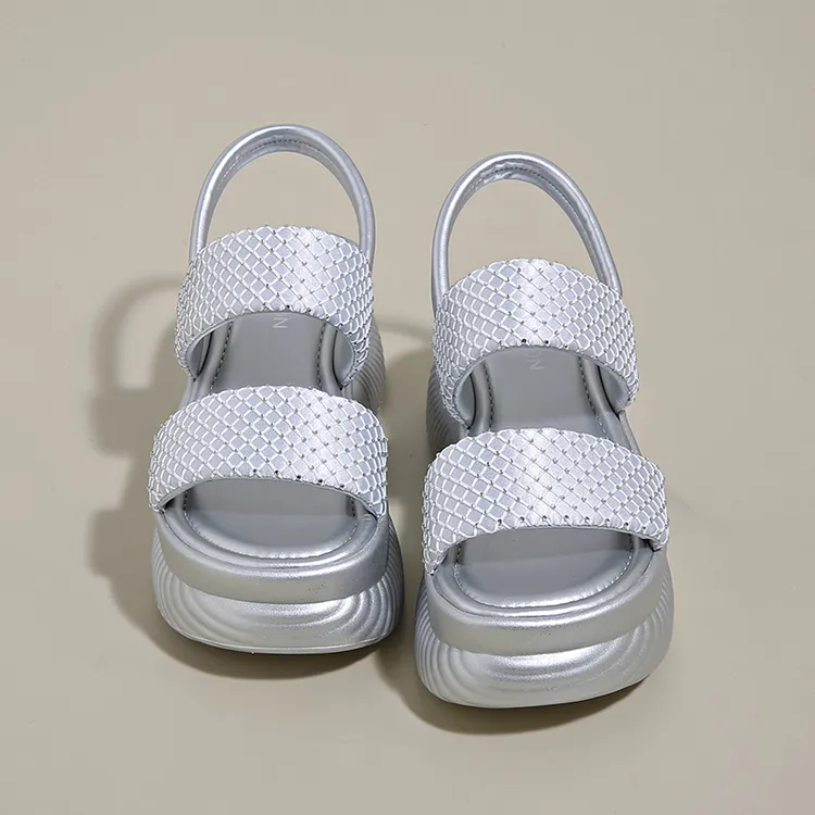 7cm松糕凉鞋女夏季休闲时尚水钻一字沙滩鞋日常外穿百搭露趾罗马