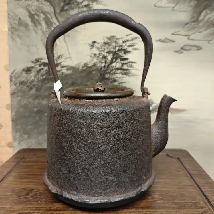 【精品级】龙文堂  岩肌纹立桶型老铁壶 满水容量约920ml 