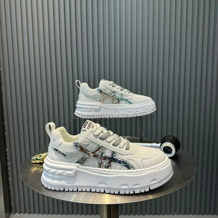 2025年春夏季新款百搭舒适超轻底飞织透气休闲鞋日常男鞋