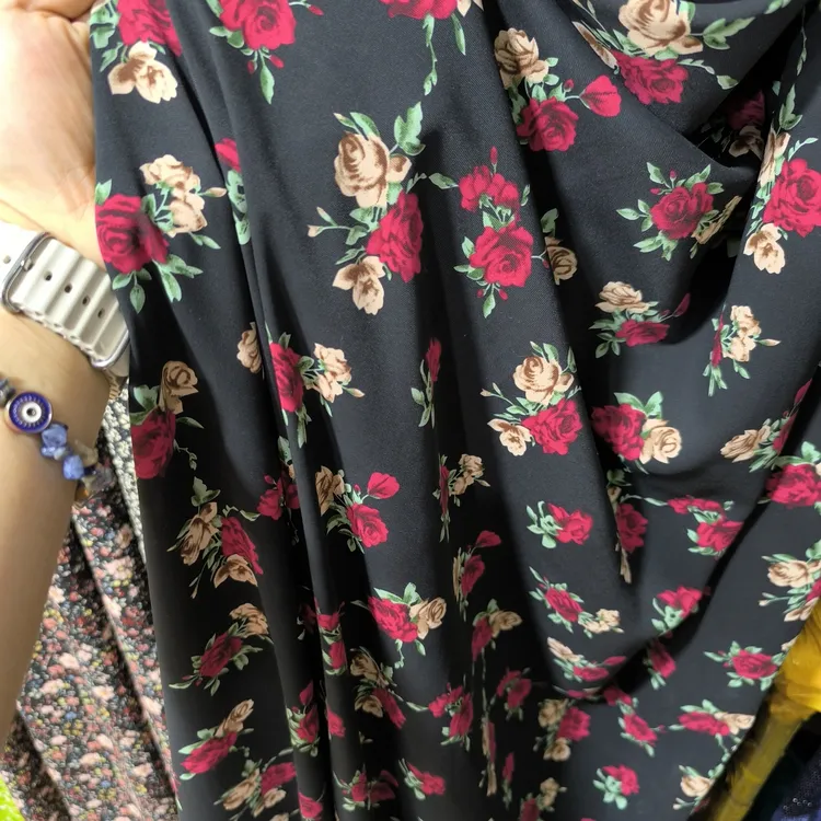 慵懒风休闲时尚新中式国风玫瑰气质针织衫搭配碎花高腰家纺布料