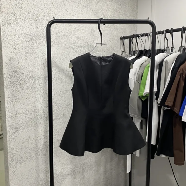 法式赫本收腰显瘦无袖上衣夏季新款高级感气质洋气时髦衬衫