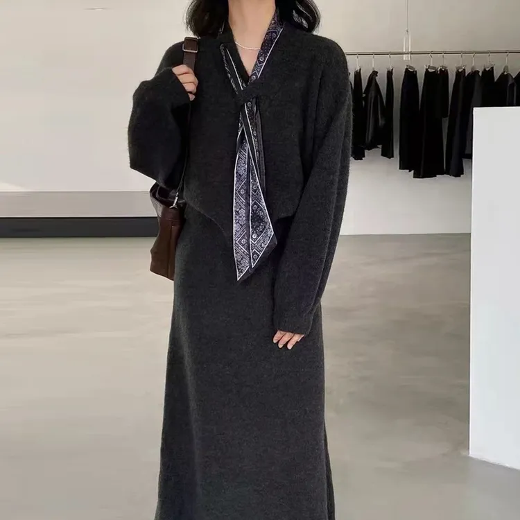 韩系温柔软糯配丝巾套头短款毛衣女+针织半身裙两件套装8703