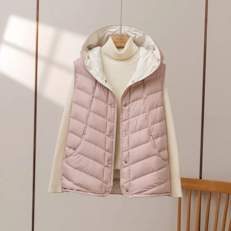 2025冬季90白鸭绒轻薄羽绒马甲女短款新款连帽小个子百搭马甲外套