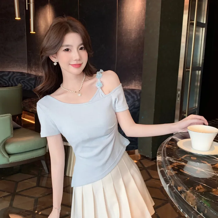 纯欲设计感减龄短袖T恤女夏季斜肩修身甜美辣妹好看独特露肩上衣