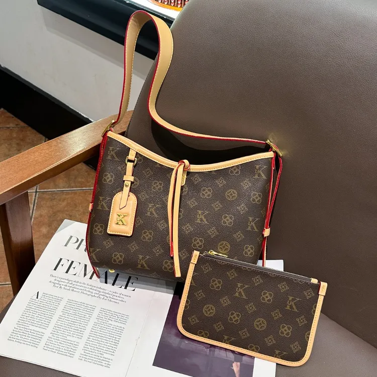 斜挎包女UK女包2025新款水桶包高品质轻奢复古时尚老花单肩斜挎包