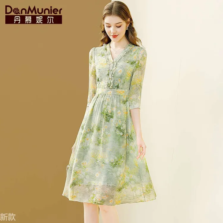 丹慕妮尔法式优雅绿色v领碎花连衣裙女2025夏季新款气质收腰a字裙