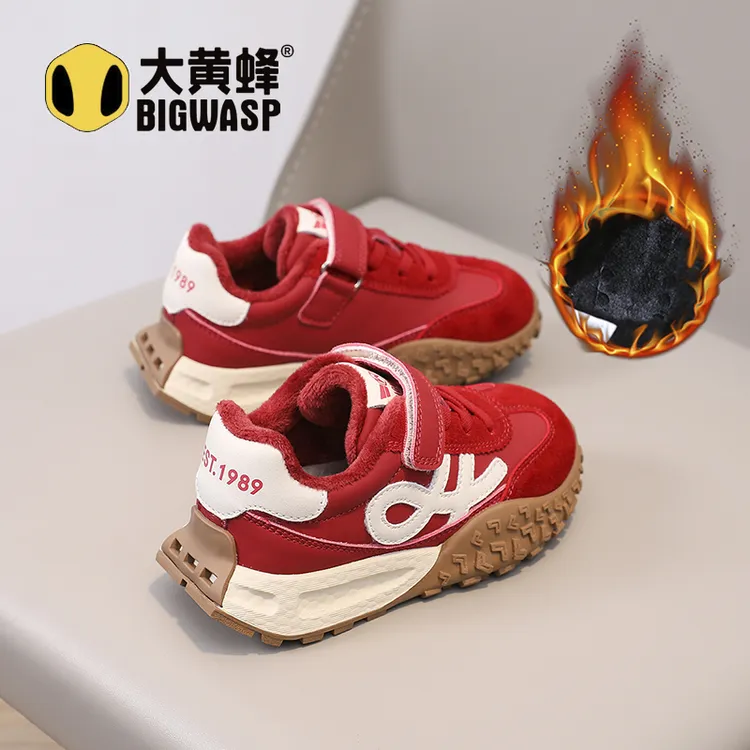 大黄蜂女童加绒跑步鞋2025冬季女宝二棉鞋红色运动鞋防滑保暖冬鞋