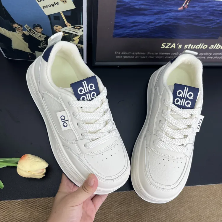 厚底小白鞋女2025新款冬季女鞋运动透气休闲软底增高百搭时尚板鞋