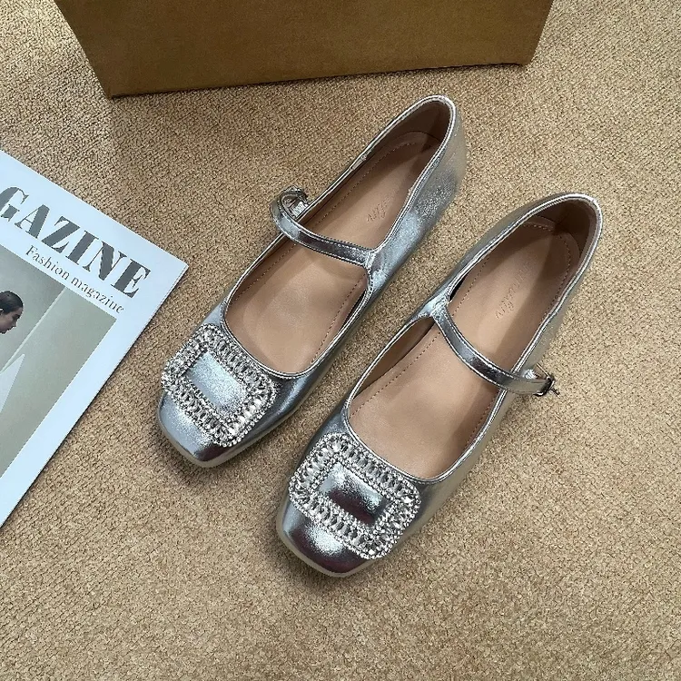 法式水钻扣方头一字扣带玛丽珍鞋子女2025新款浅口内增高平底单鞋