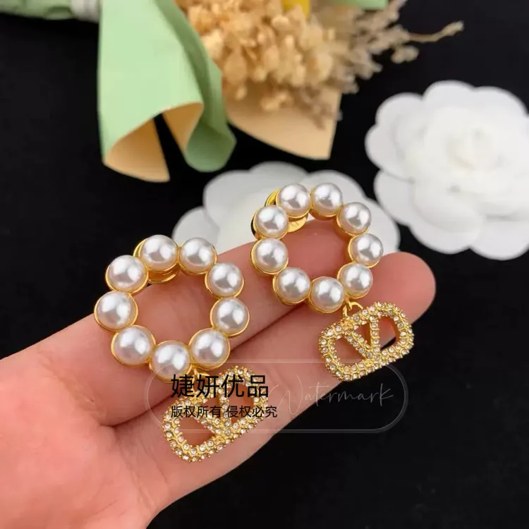 铜合金耳饰 法式气质珍珠满钻耳环小香风时尚轻奢精致手工百搭