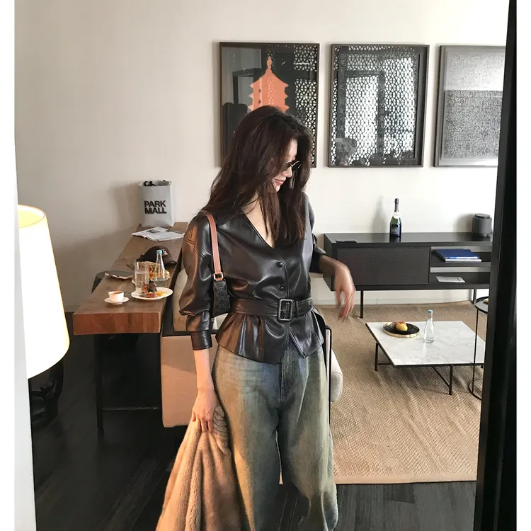 【ALONE SAVOR】龍喜儿 女主挚爱 时尚收腰显瘦PU皮衬衫Q821