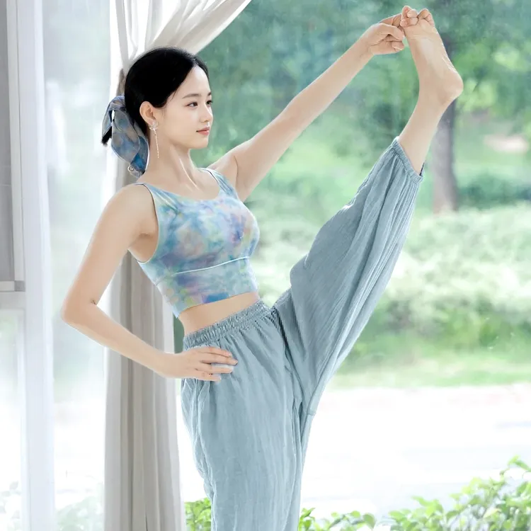 禅意瑜伽服套装女2025新款宽松舒适休闲普拉提训练运动灯笼阔腿裤