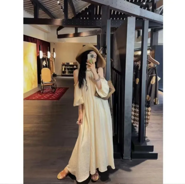 法式高级灯笼袖中长连衣裙超仙海滩度假温柔风洋气显瘦宽松遮肚子