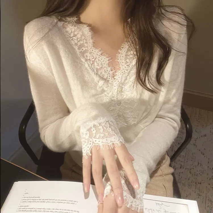 高级感法式纯欲蕾丝V领长袖女秋冬季新款洋气百搭针织打底衫#3053