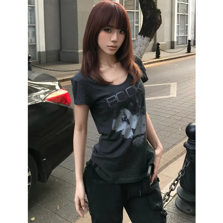 街头复古美式人像印花短袖T恤女夏季修身显瘦大领口深灰色上衣