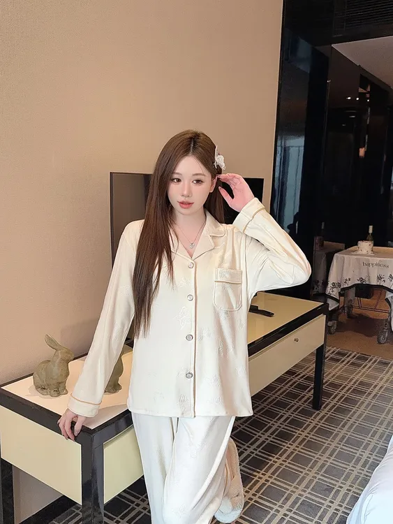 新款少女德绒加厚睡衣套装 秋冬季保暖抗静电 可爱女家居服