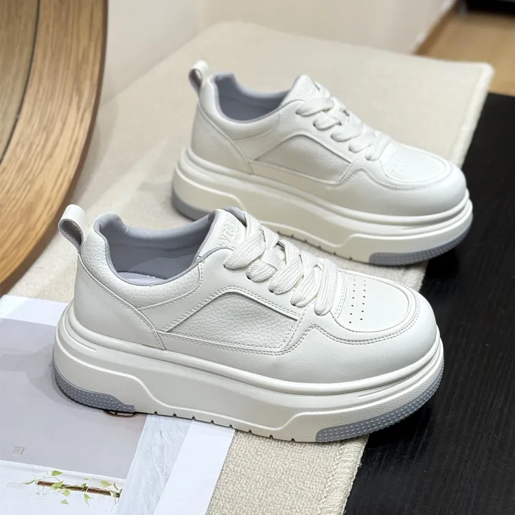 真皮松糕时尚高级感厚底小白鞋女2026新款春轻奢洋气丑萌休闲板鞋