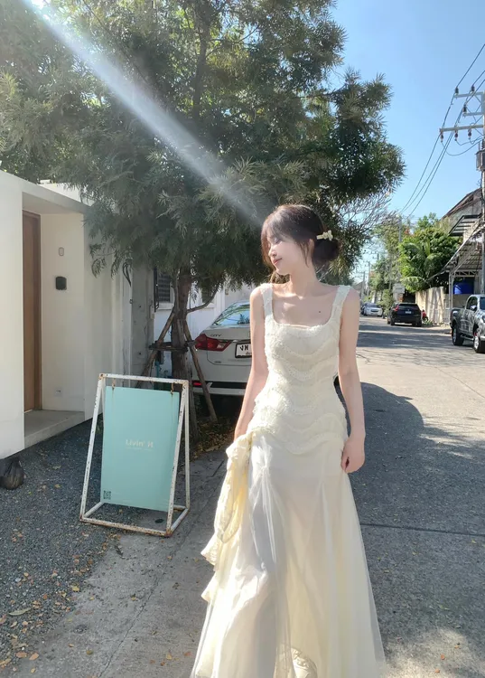 法式背心收腰长裙2025夏季新款高级感蕾丝拼接连衣裙气质轻奢裙子