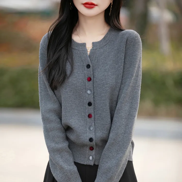 哥弟阿玛施正品2025秋冬新款V领针织衫开衫女外搭洋气设计感毛衣