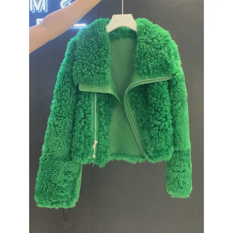 休闲百搭绿色质量好外套女个性2025新款秋冬季设计高级感加厚上衣