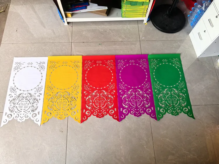 60克双胶颜色纸制作的镂空剪纸吊饰多种颜色可选37X76