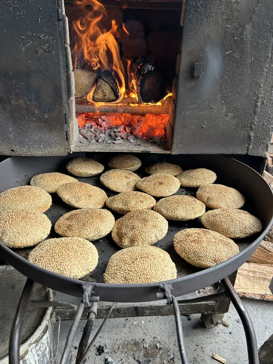 青杠木现烤清江芝麻壳