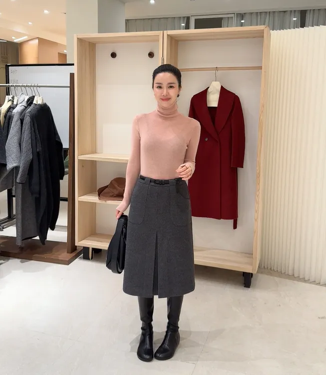 鑫燃KIKI 绵羊毛混纺大女主套头堆堆领纯色毛针织衫 257103 MHT