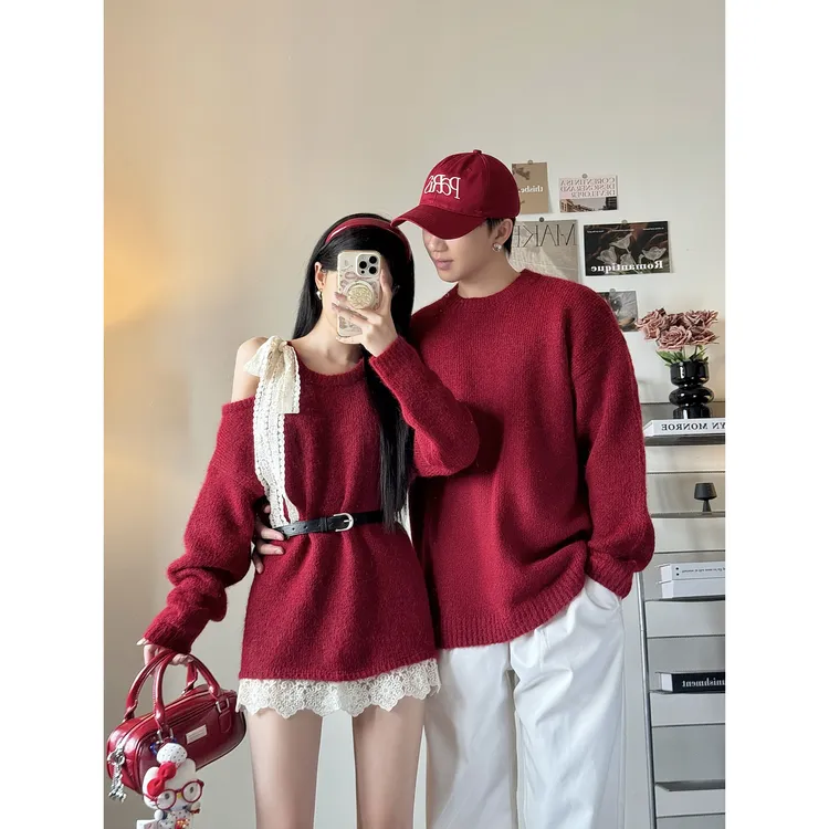 订婚情侣装秋冬2025新款复古红色蕾丝拼接毛衣本命年领证一裙一衣