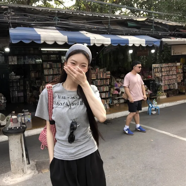 短袖t恤女夏季穿搭灰色修身chic韩系设计感独特绝美小上衣6802