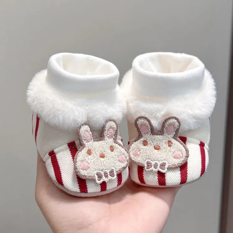 加厚婴儿鞋子6-12个月秋冬小月龄不掉鞋男女宝宝加绒软底保暖棉鞋
