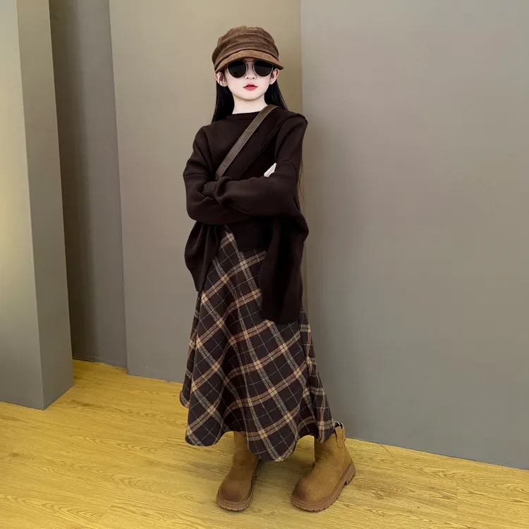 女童2025秋冬森系穿搭复古百搭不规则宽松毛衣格子半身裙洋气套装