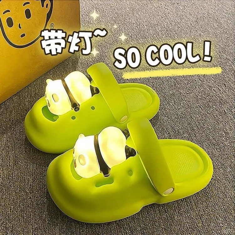 【店铺热销】2025发光洞洞鞋夏季新款创意室内防滑加厚家居拖鞋可熊